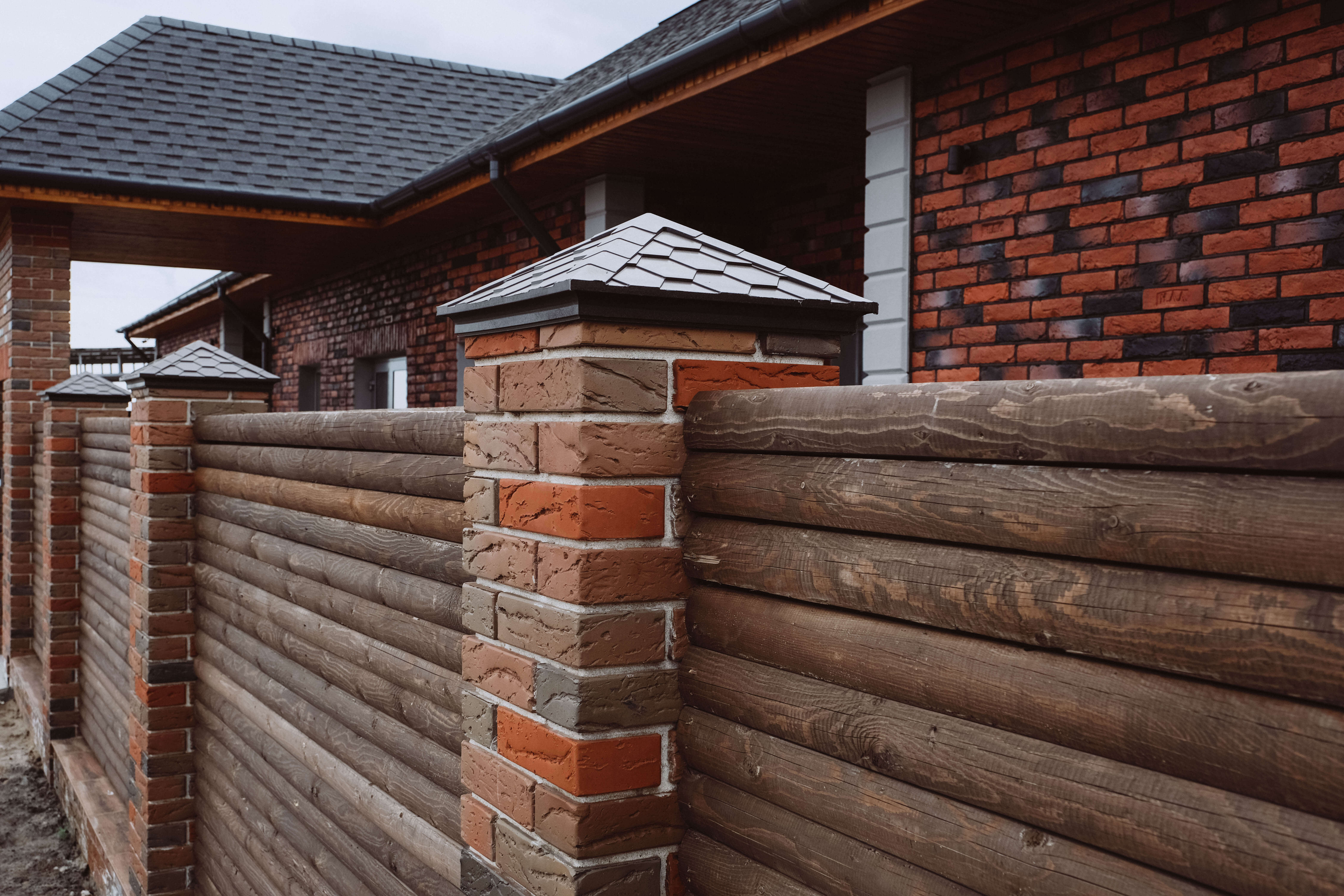 Колпак Zking Эверест Коричневый на столб 1.5х1.5 кирпича (390х390мм) в Хабаровске фото