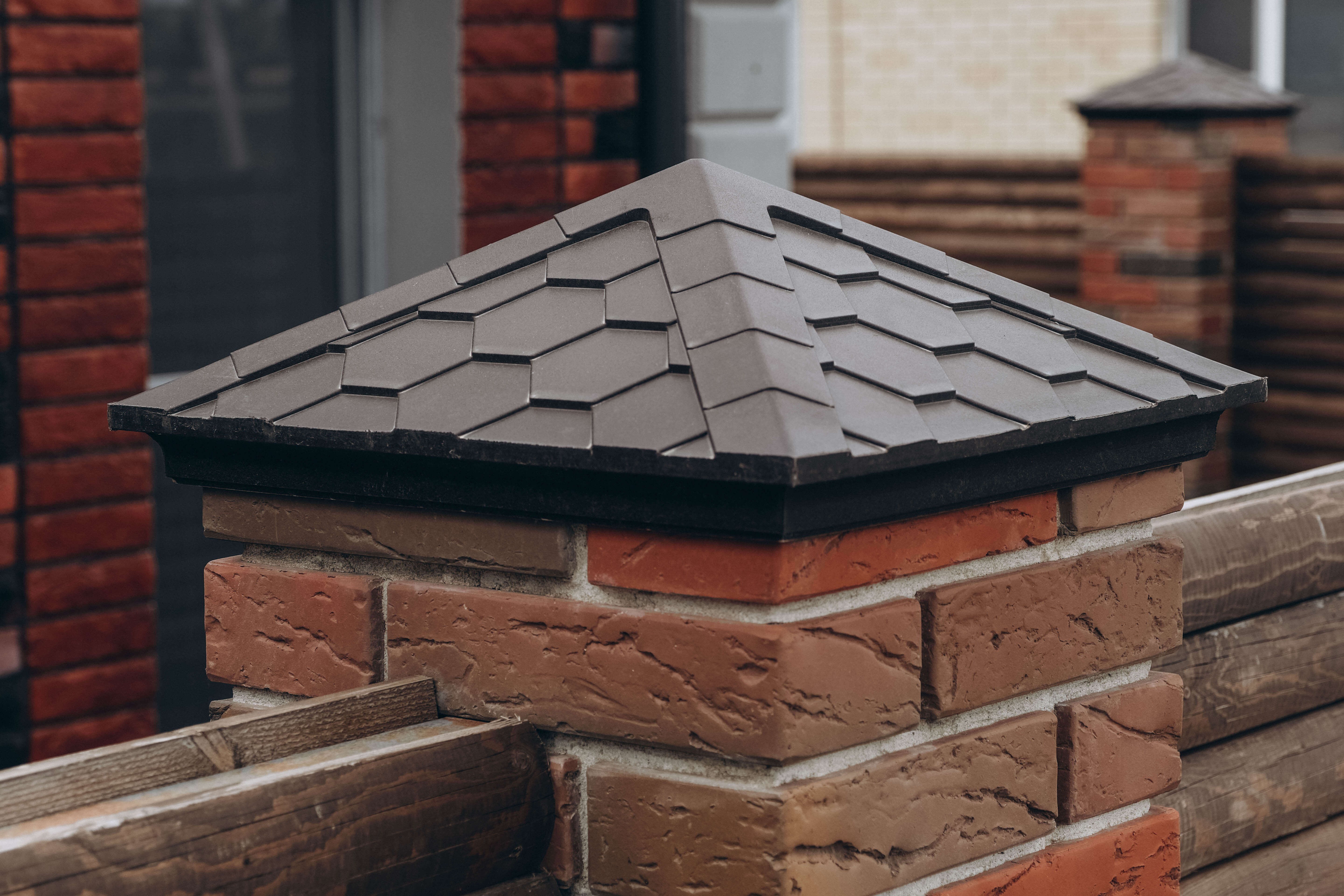 Колпак Zking Эверест Коричневый на столб 1.5х1.5 кирпича (390х390мм) в Хабаровске фото